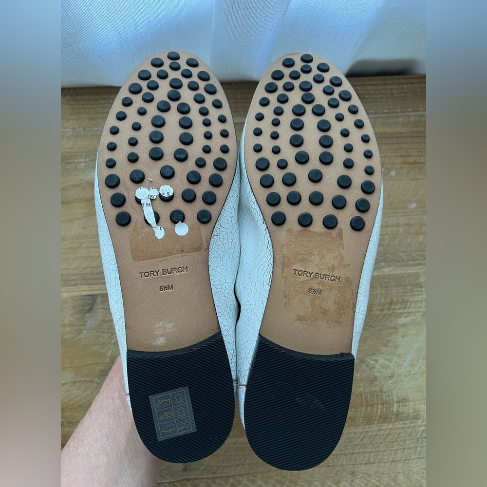Tory Burch Ballet Loafer in Shiny White Women’s Size 6.5 New - Picture 8 of 10